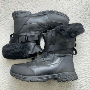 UGG Tahoe Boot Mens Size 11.5 Black Leather Fur Waterproof Snow Vibram Soles
